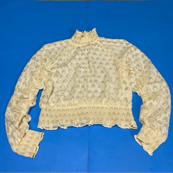 NWT! H&M Cream Lace Blouse - Picture 2 of 13